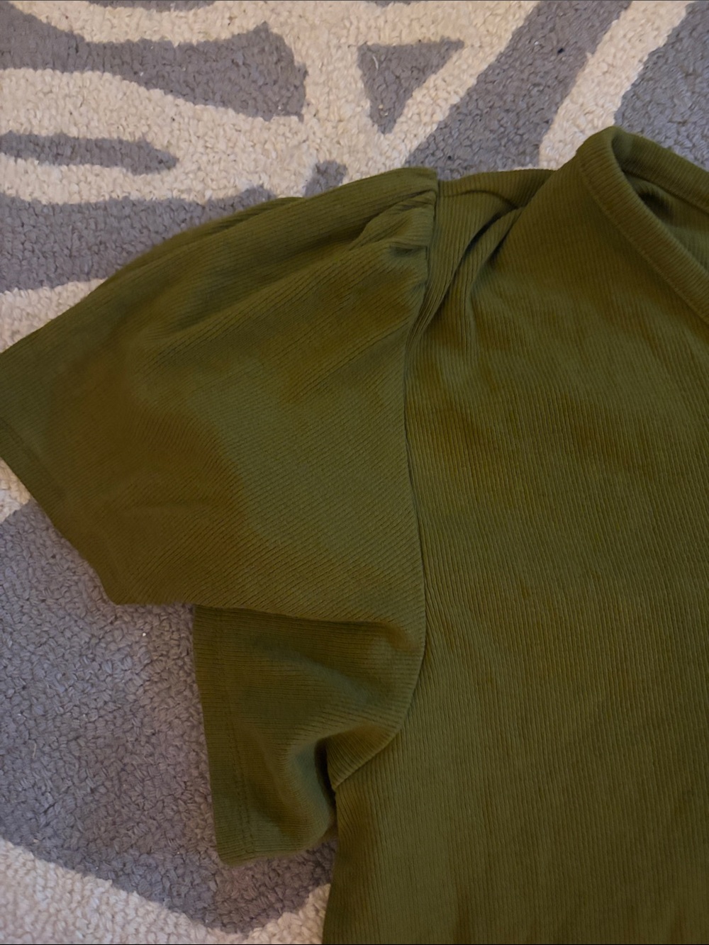 LOFT Olive Green Short Sleeve V‑Neck Button Top - Picture 3 of 4